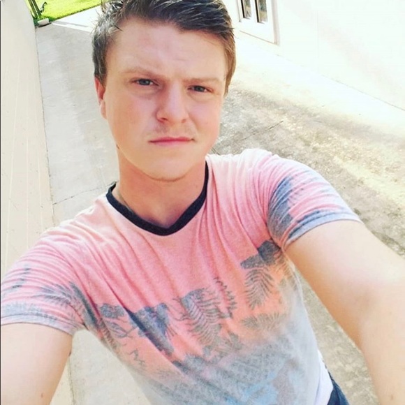 Meet your Posher, Brandon - Picture 2 of 2